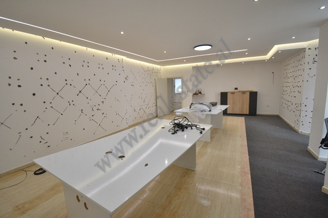 Appartamento con due camere da letto in vendita in via elbasani a Tirana, albania (4)